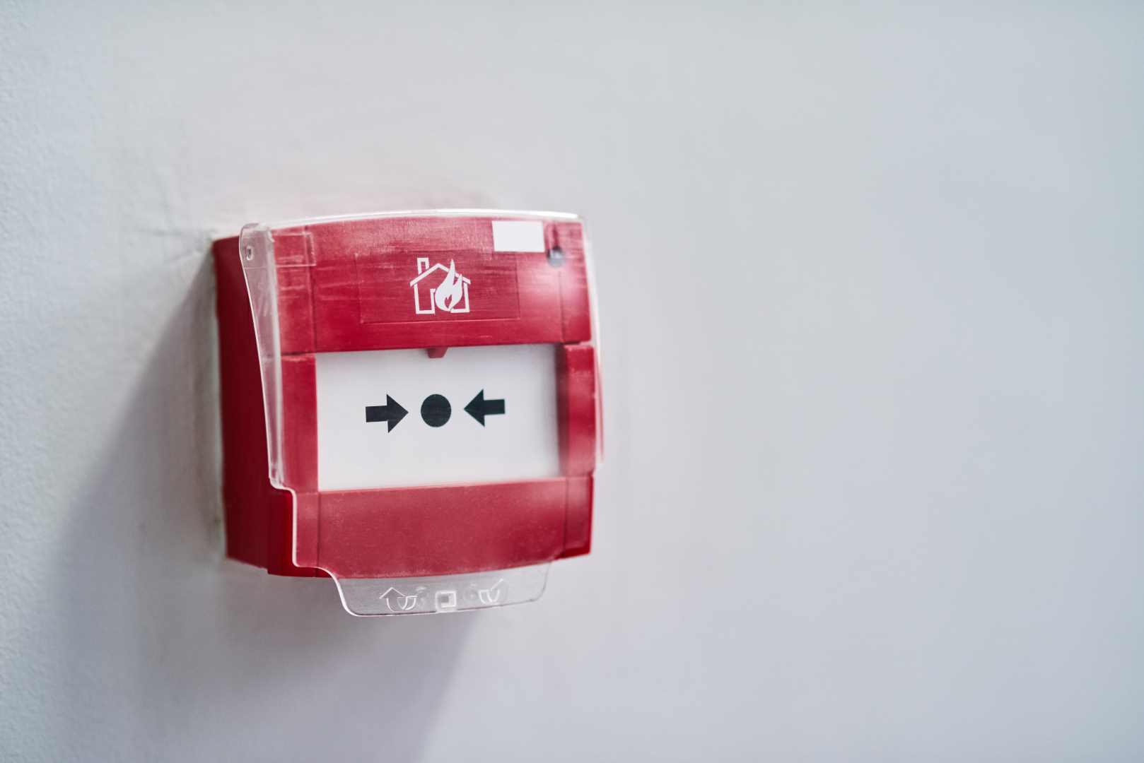 automatic fire alarm system vs manual